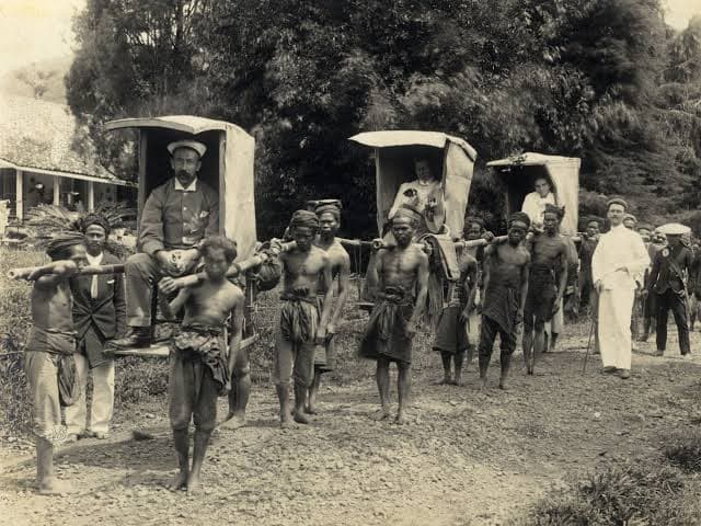 Feodalisme Hindu: Menghancurkan, Merongrong dari Dalam!